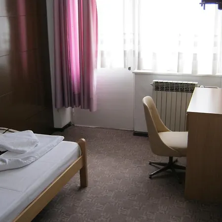 Sirmium Hotel *